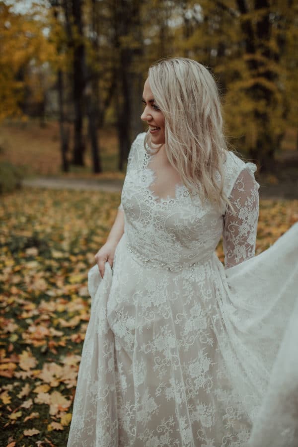Amelii Wedding Dress - She is beautiful