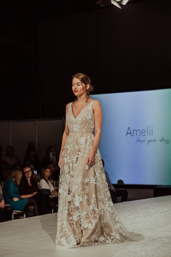 Elegant chic Amelii wedding dress